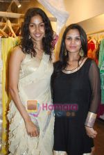 Nethra Raghuraman at Chammomile event with designer  Payal Singhal and Pratima Bhatia_s line showcase in Mumbai on 23rd Nov 2010 (83).JPG